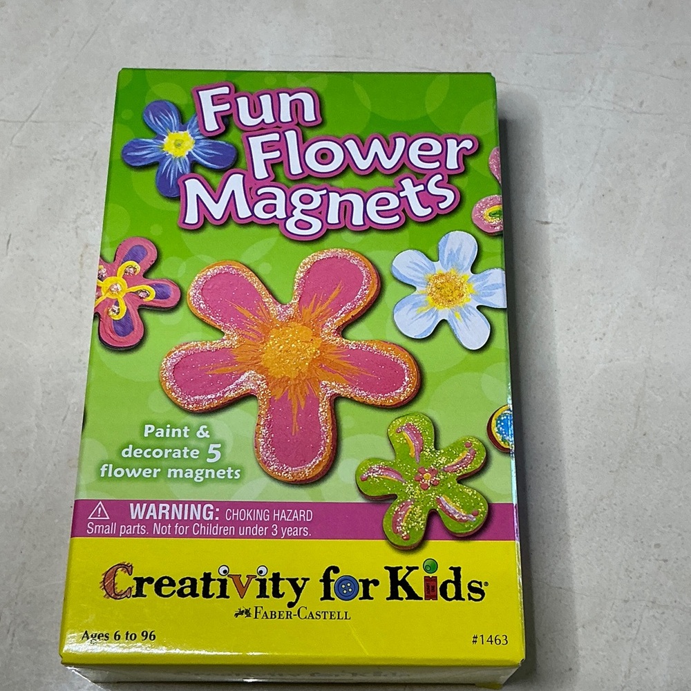 Flower Magnet Craft Kit - Green and Multicolor